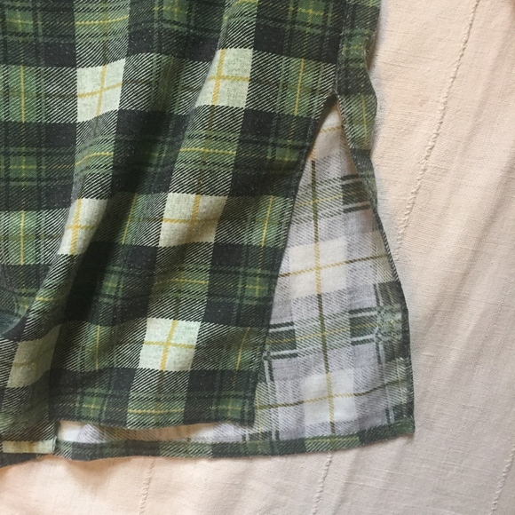 Golden Vintage Women's Flannel w/. Side Cut Detail - Picture 5 of 7